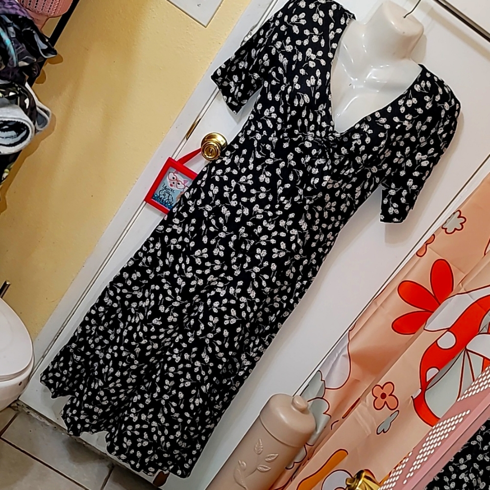 Starina vintage Maxi Dress Women's Medium black with white rose buds euc